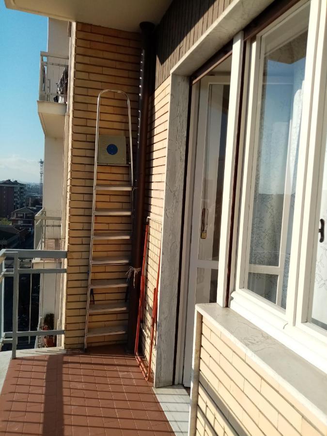 Bruno Turin Apartment Near The Metro Collegno Buitenkant foto